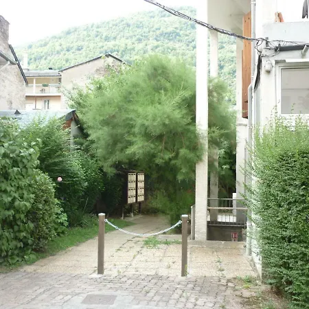 Апартаменты Le Pardeilhan Appt Chaleureux, Lumineux Avec Terrasse Et Parking En Coeur De Bagneres-de-Luchon