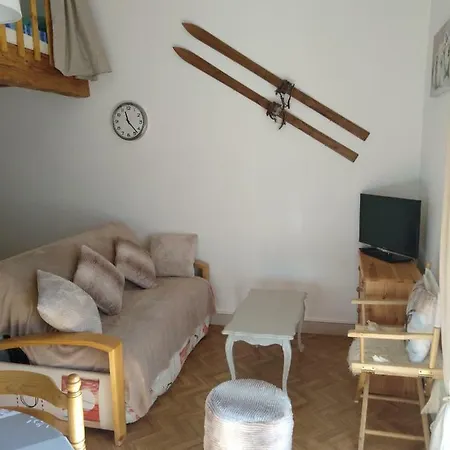 Le Pardeilhan Appt Chaleureux, Lumineux Avec Terrasse Et Parking En Coeur De Апартаменты Bagneres-de-Luchon