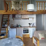 Le Pardeilhan Appt Chaleureux, Lumineux Avec Terrasse Et Parking En Coeur De アパート