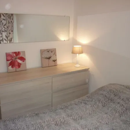 Apartamento Le Pardeilhan Appt Chaleureux, Lumineux Avec Terrasse Et Parking En Coeur De